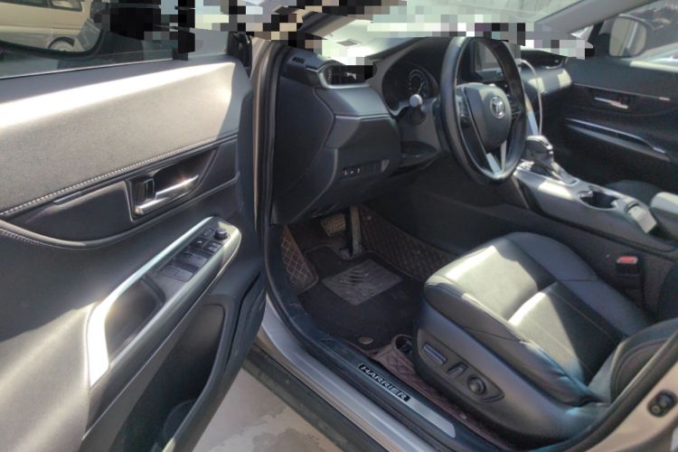 Used Toyota Harrier 2022 2.0L CVT Two-Wheel Drive Luxury Edition Driver Seat