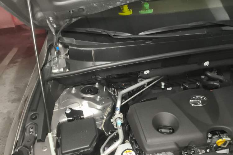 Used Toyota Harrier 2022 Dual-Engine 2.5L CVT Two-Wheel Drive Luxury Edition Engine Bay Right