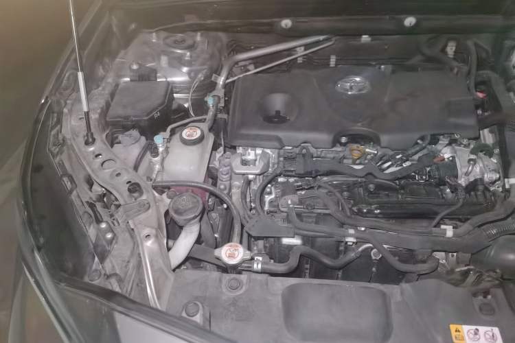 Used Toyota Harrier 2022 Dual-Engine 2.5L CVT Two-Wheel Drive Luxury Edition Engine Bay Right