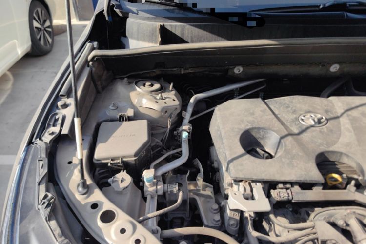 Used Toyota Harrier 2022 2.0L CVT Two-Wheel Drive Luxury Edition Engine Bay Right