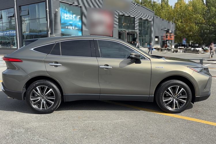 Used Toyota Harrier 2022 Dual-Engine 2.5L CVT Two-Wheel Drive Luxury Edition Exterior 2
