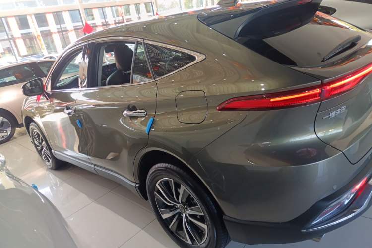 Used Toyota Harrier 2022 Dual-Engine 2.5L CVT Two-Wheel Drive Luxury Edition Exterior 3