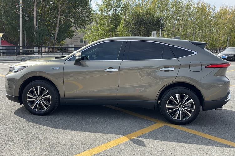 Used Toyota Harrier 2022 Dual-Engine 2.5L CVT Two-Wheel Drive Luxury Edition Exterior 5
