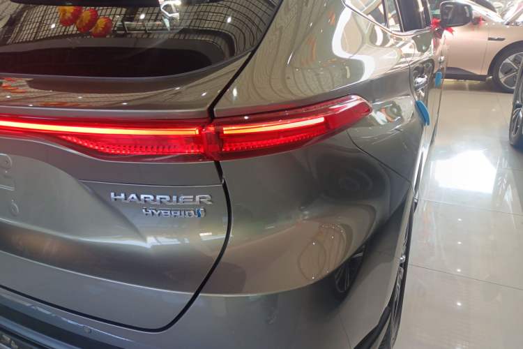Used Toyota Harrier 2022 Dual-Engine 2.5L CVT Two-Wheel Drive Luxury Edition Exterior 6