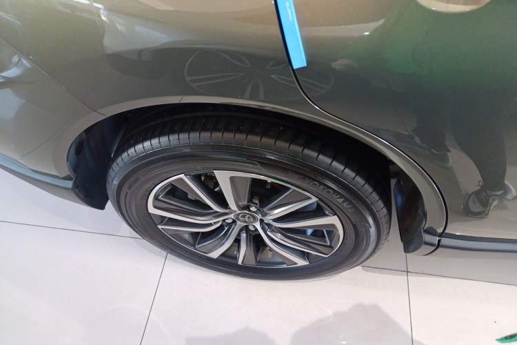 Used Toyota Harrier 2022 Dual-Engine 2.5L CVT Two-Wheel Drive Luxury Edition Exterior 8