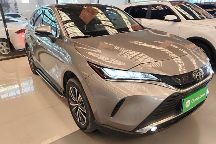 Used Toyota Harrier 2022 2.0L CVT Two-Wheel Drive Entry Version Front Right 45 Deg