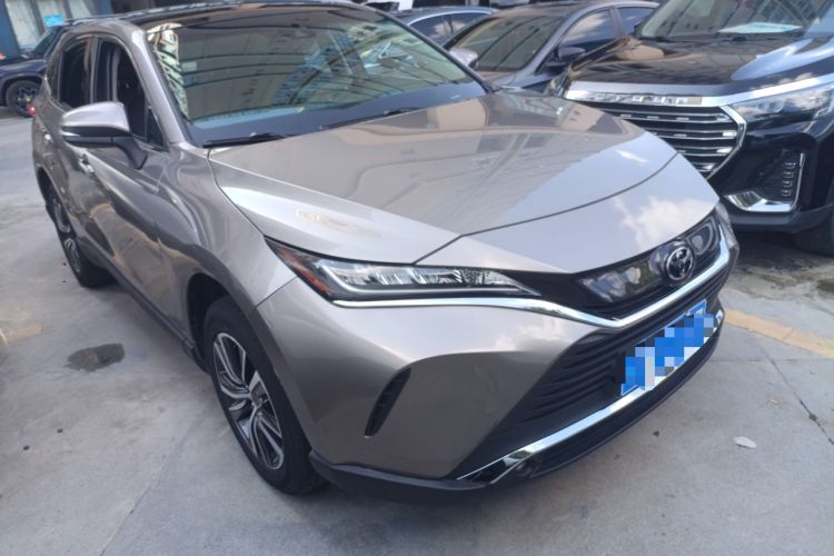 Used Toyota Harrier 2022 2.0L CVT Two-Wheel Drive Entry Version Front Right 45 Deg