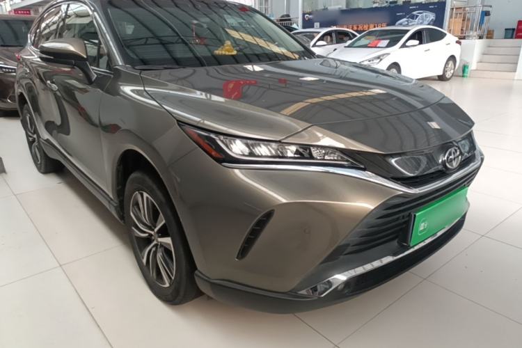 Used Toyota Harrier 2022 2.0L CVT Two-Wheel Drive Luxury Edition Front Right 45 Deg