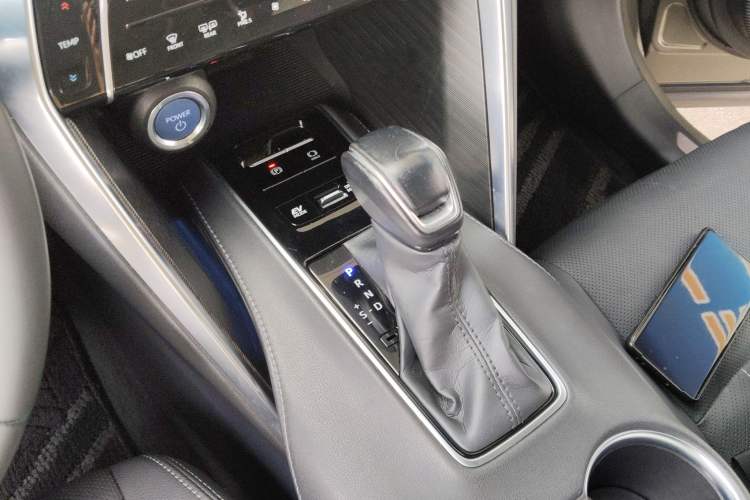 Used Toyota Harrier 2022 Dual-Engine 2.5L CVT Four-Wheel Drive Flagship Edition Gear Lever