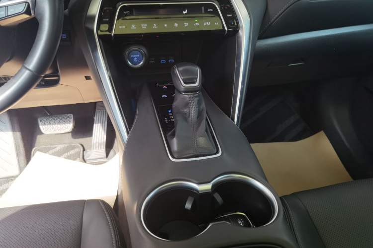 Used Toyota Harrier 2022 Dual-Engine 2.5L CVT Four-Wheel Drive Flagship Edition Gear Lever