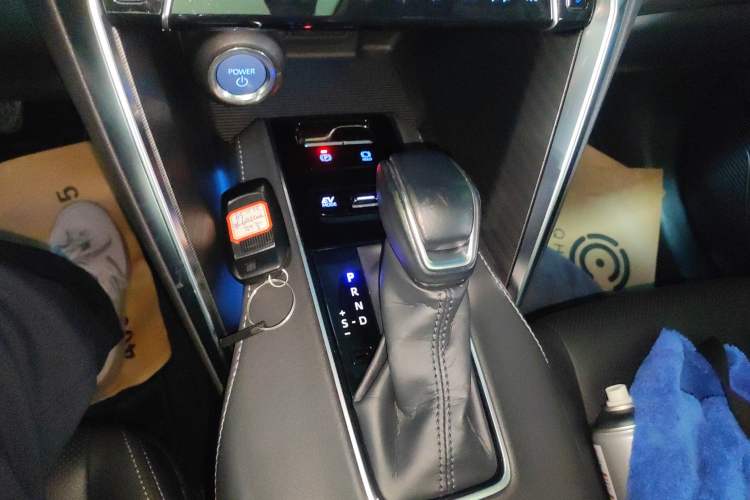 Used Toyota Harrier 2022 Dual-Engine 2.5L CVT Four-Wheel Drive Flagship Edition Gear Lever