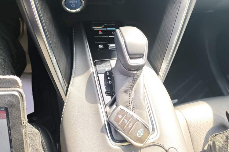 Used Toyota Harrier 2022 Dual-Engine 2.5L CVT Four-Wheel Drive Flagship Edition Gear Lever