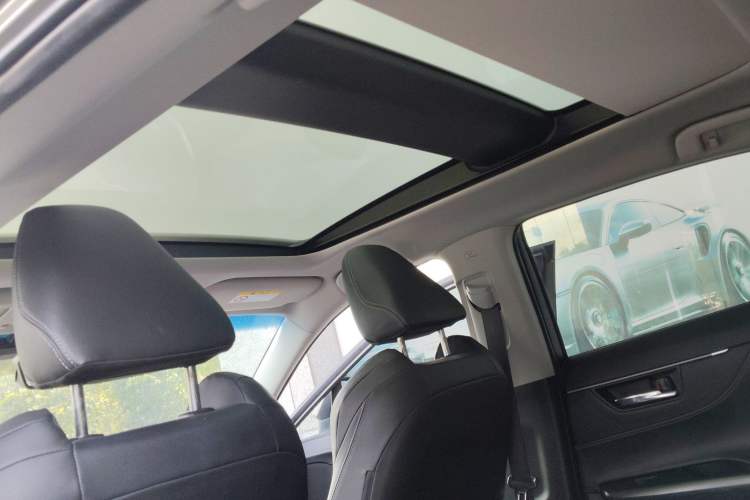 Used Toyota Harrier 2022 Dual-Engine 2.5L CVT Four-Wheel Drive Flagship Edition Headliner