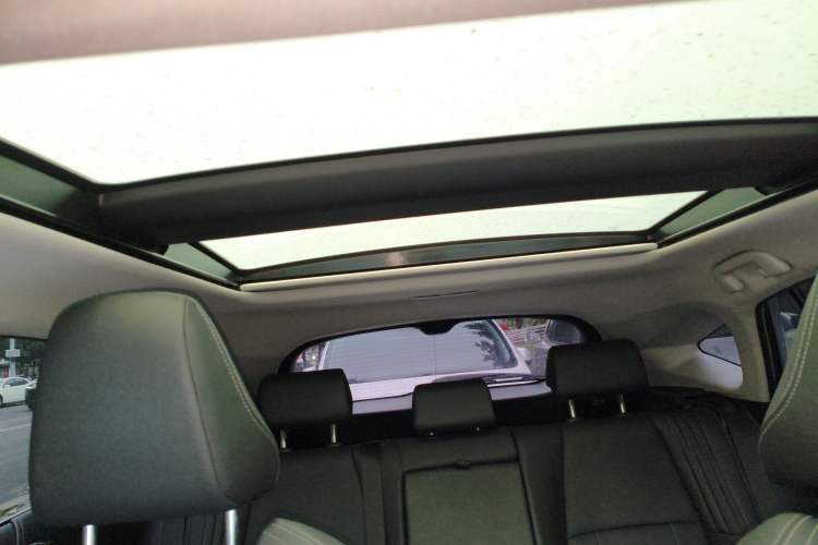 Used Toyota Harrier 2022 Dual-Engine 2.5L CVT Four-Wheel Drive Flagship Edition Headliner