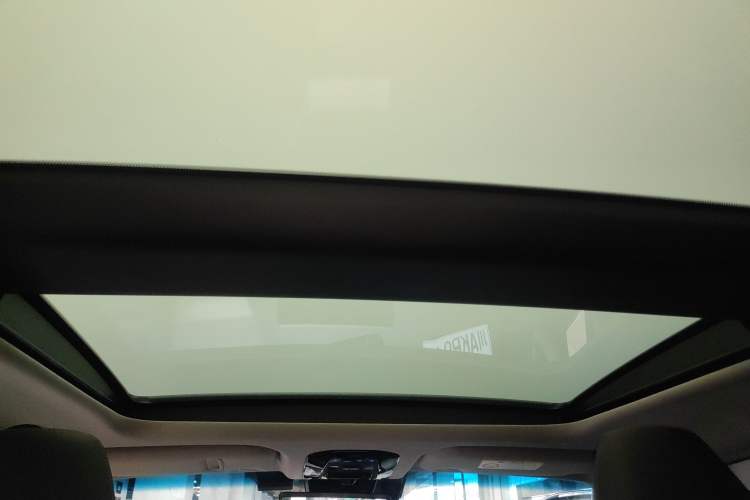 Used Toyota Harrier 2022 Dual-Engine 2.5L CVT Four-Wheel Drive Flagship Edition Headliner