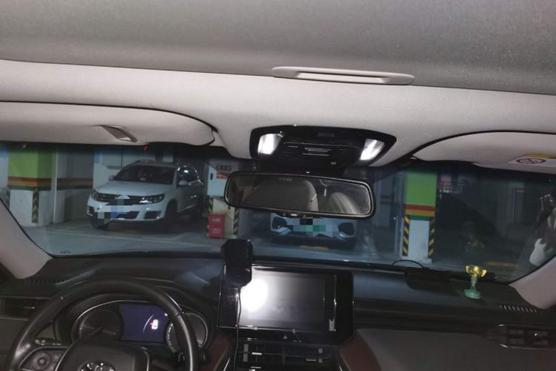 Used Toyota Harrier 2022 Dual-Engine 2.5L CVT Two-Wheel Drive Luxury Edition Headliner
