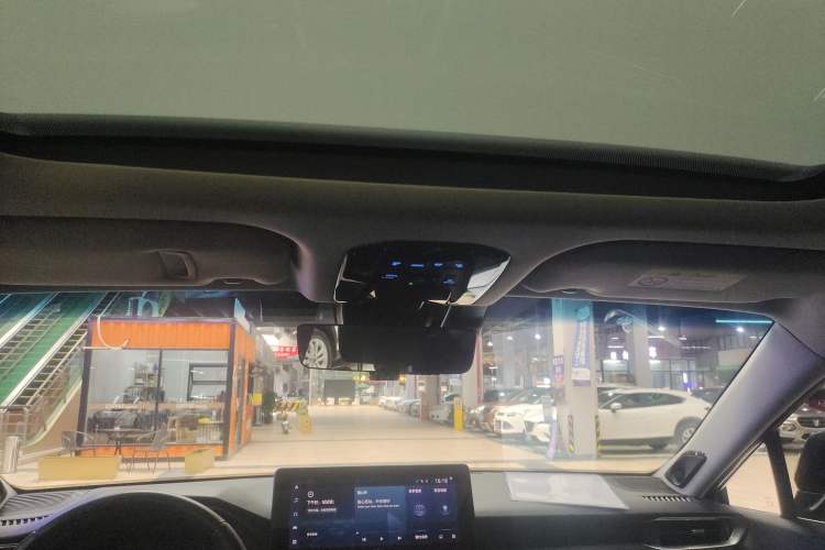 Used Toyota Harrier 2022 Dual-Engine 2.5L CVT Four-Wheel Drive Flagship Edition Headliner