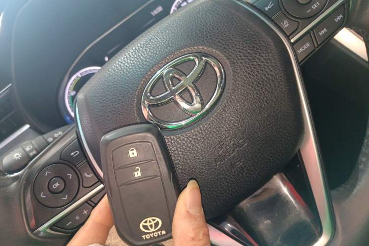 Used Toyota Harrier 2022 Dual-Engine 2.5L CVT Two-Wheel Drive Luxury Edition Interior 1