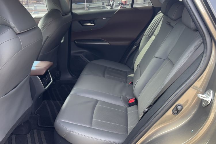 Used Toyota Harrier 2022 Dual-Engine 2.5L CVT Two-Wheel Drive Luxury Edition Interior 1