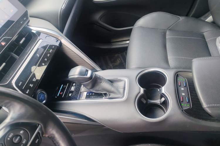 Used Toyota Harrier 2022 Dual-Engine 2.5L CVT Four-Wheel Drive Flagship Edition Interior 2