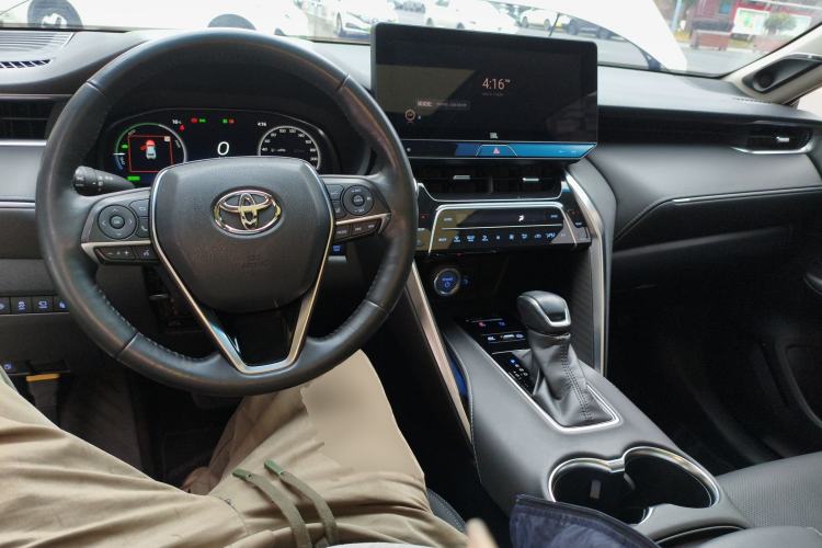 Used Toyota Harrier 2022 Dual-Engine 2.5L CVT Four-Wheel Drive Flagship Edition Interior 2