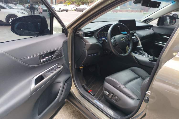 Used Toyota Harrier 2022 Dual-Engine 2.5L CVT Four-Wheel Drive Flagship Edition Interior 3