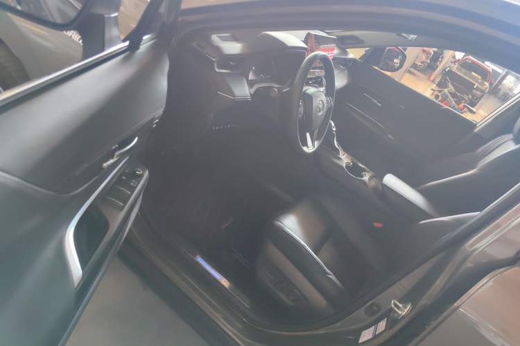 Used Toyota Harrier 2022 Dual-Engine 2.5L CVT Four-Wheel Drive Flagship Edition Interior 3