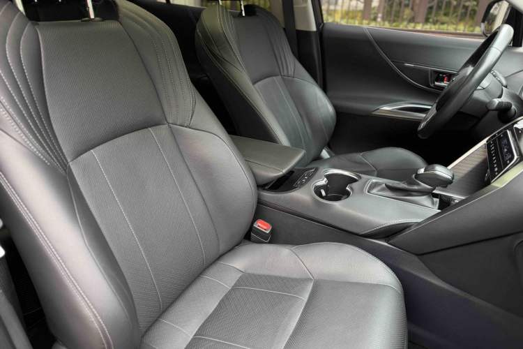 Used Toyota Harrier 2022 Dual-Engine 2.5L CVT Four-Wheel Drive Flagship Edition Interior 3