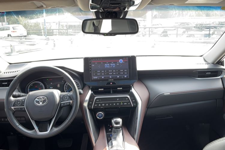Used Toyota Harrier 2022 Dual-Engine 2.5L CVT Two-Wheel Drive Luxury Edition Interior 3