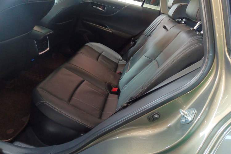 Used Toyota Harrier 2022 Dual-Engine 2.5L CVT Two-Wheel Drive Luxury Edition Interior 4
