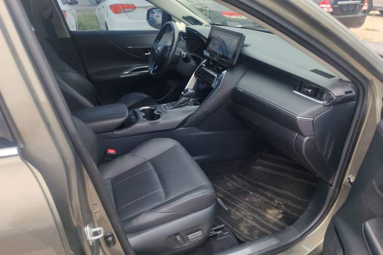Used Toyota Harrier 2022 Dual-Engine 2.5L CVT Four-Wheel Drive Flagship Edition Interior 4