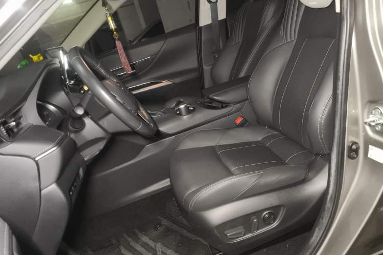 Used Toyota Harrier 2022 Dual-Engine 2.5L CVT Two-Wheel Drive Luxury Edition Left Front Seat