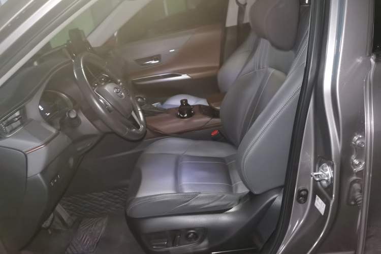 Used Toyota Harrier 2022 Dual-Engine 2.5L CVT Two-Wheel Drive Luxury Edition Left Front Seat