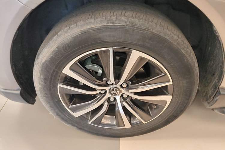 Used Toyota Harrier 2022 2.0L CVT Two-Wheel Drive Entry Version Left Front Wheel Hub