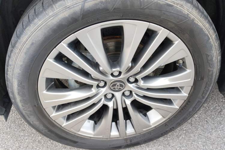 Used Toyota Harrier 2022 Dual-Engine 2.5L CVT Four-Wheel Drive Flagship Edition Left Front Wheel Hub