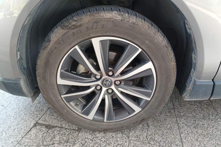 Used Toyota Harrier 2022 2.0L CVT Two-Wheel Drive Entry Version Left Front Wheel Hub