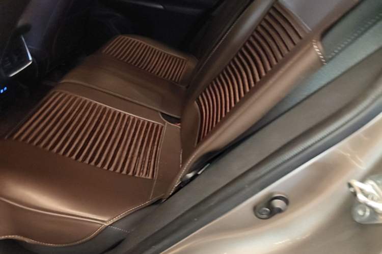 Used Toyota Harrier 2022 2.0L CVT Two-Wheel Drive Entry Version Left Rear Seat