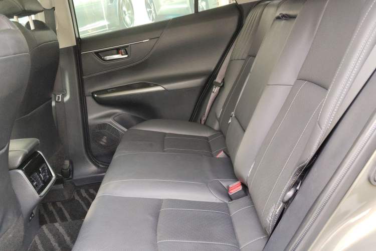 Used Toyota Harrier 2022 Dual-Engine 2.5L CVT Four-Wheel Drive Flagship Edition Left Rear Seat