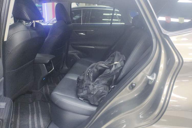 Used Toyota Harrier 2022 Dual-Engine 2.5L CVT Four-Wheel Drive Flagship Edition Left Rear Seat