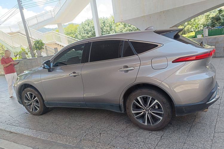 Used Toyota Harrier 2022 2.0L CVT Two-Wheel Drive Entry Version Left Side