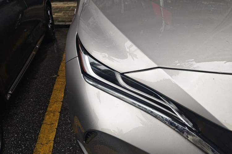 Used Toyota Harrier 2022 Dual-Engine 2.5L CVT Four-Wheel Drive Luxury Edition Right Front Headlight