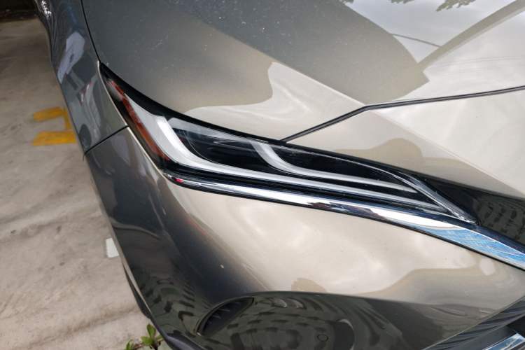 Used Toyota Harrier 2022 Dual-Engine 2.5L CVT Four-Wheel Drive Flagship Edition Right Front Headlight