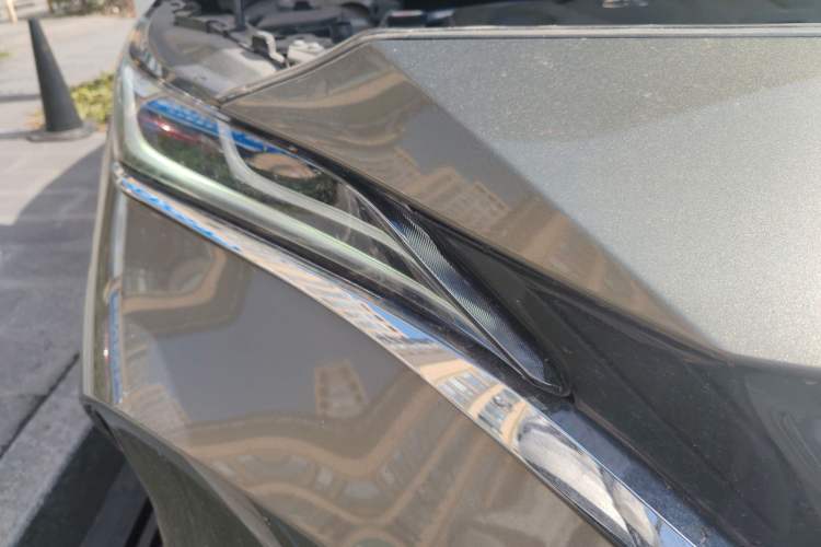 Used Toyota Harrier 2022 Dual-Engine 2.5L CVT Four-Wheel Drive Luxury Edition Right Front Headlight