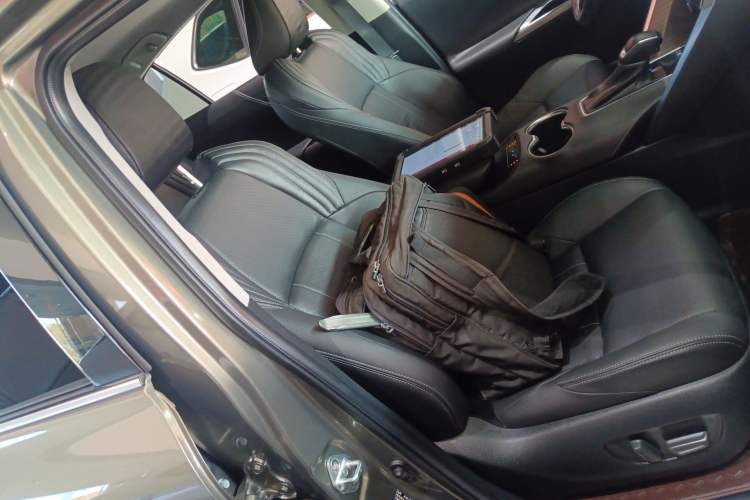 Used Toyota Harrier 2022 Dual-Engine 2.5L CVT Two-Wheel Drive Luxury Edition Right Front Seat
