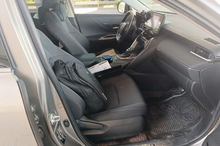 Used Toyota Harrier 2022 2.0L CVT Two-Wheel Drive Entry Version Right Front Seat