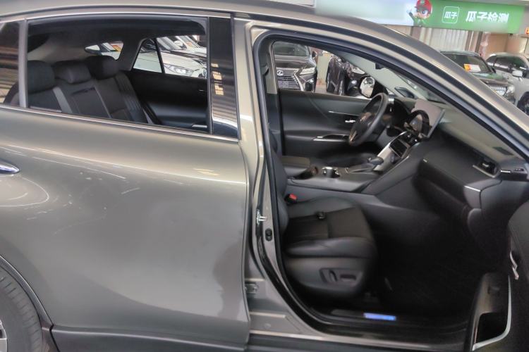 Used Toyota Harrier 2022 Dual-Engine 2.5L CVT Four-Wheel Drive Flagship Edition Right Front Seat