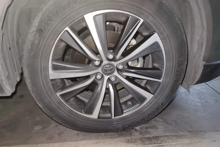 Used Toyota Harrier 2022 Dual-Engine 2.5L CVT Two-Wheel Drive Luxury Edition Right Front Wheel Hub