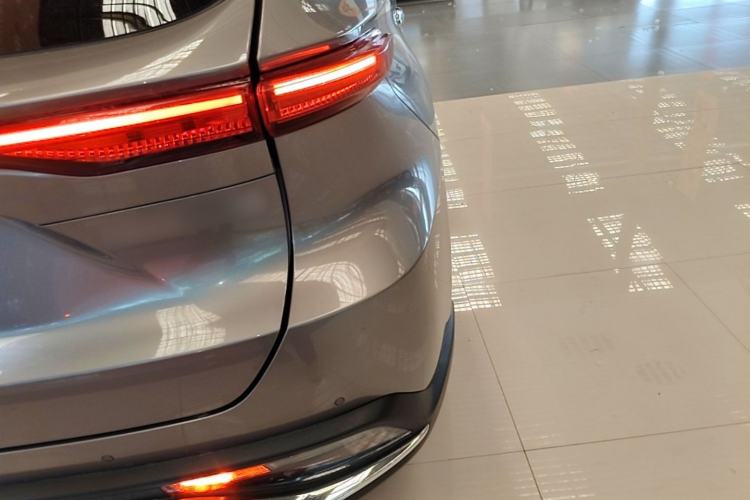 Used Toyota Harrier 2022 2.0L CVT Two-Wheel Drive Entry Version Right Rear Taillight