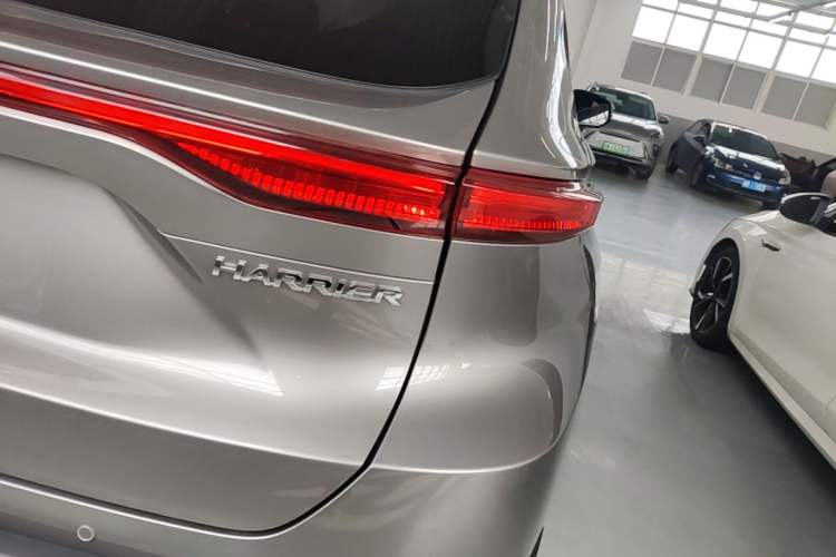 Used Toyota Harrier 2022 2.0L CVT Two-Wheel Drive Deluxe Edition Right Rear Taillight