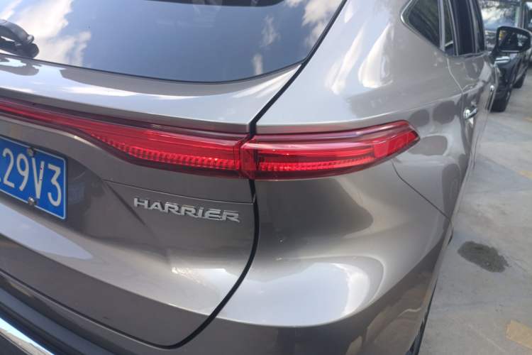 Used Toyota Harrier 2022 2.0L CVT Two-Wheel Drive Entry Version Right Rear Taillight